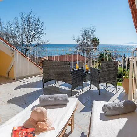 Southbank Seafront Apartamento Katelios