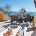 Southbank Seafront Apartment Katelios