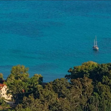 Southbank Seafront Апартаменты