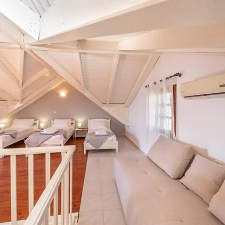 Southbank Seafront Apartment Katelios