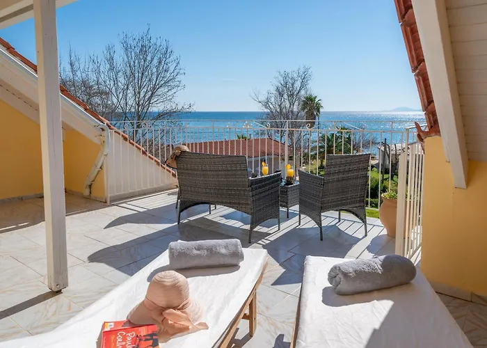 Southbank Seafront Apartment Katelios