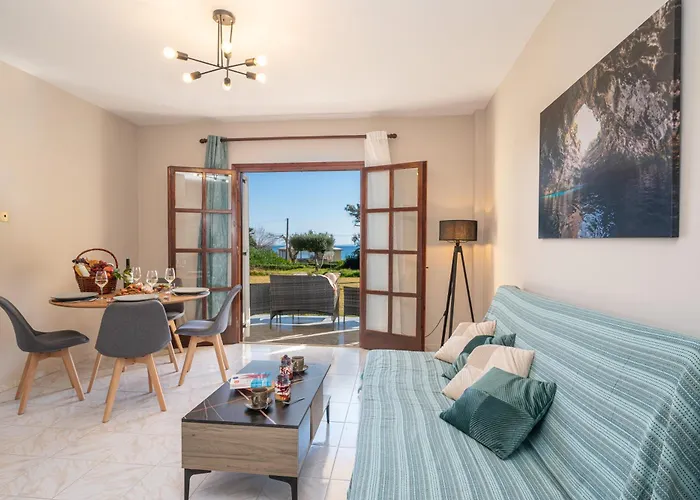 Southbank Seafront Apartment